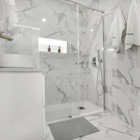 Apartment Modern By Cm Amadora