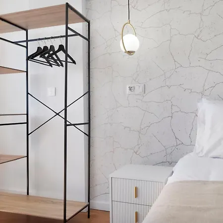 Modern By Cm * Amadora