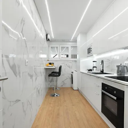 Apartment Modern By Cm Amadora