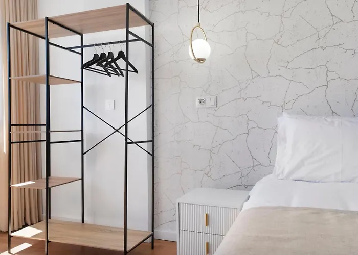 Modern By Cm * Amadora