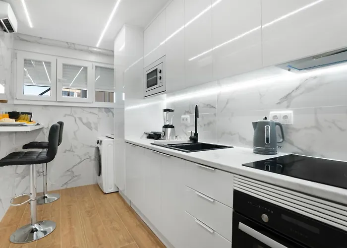 Modern By Cm Amadora